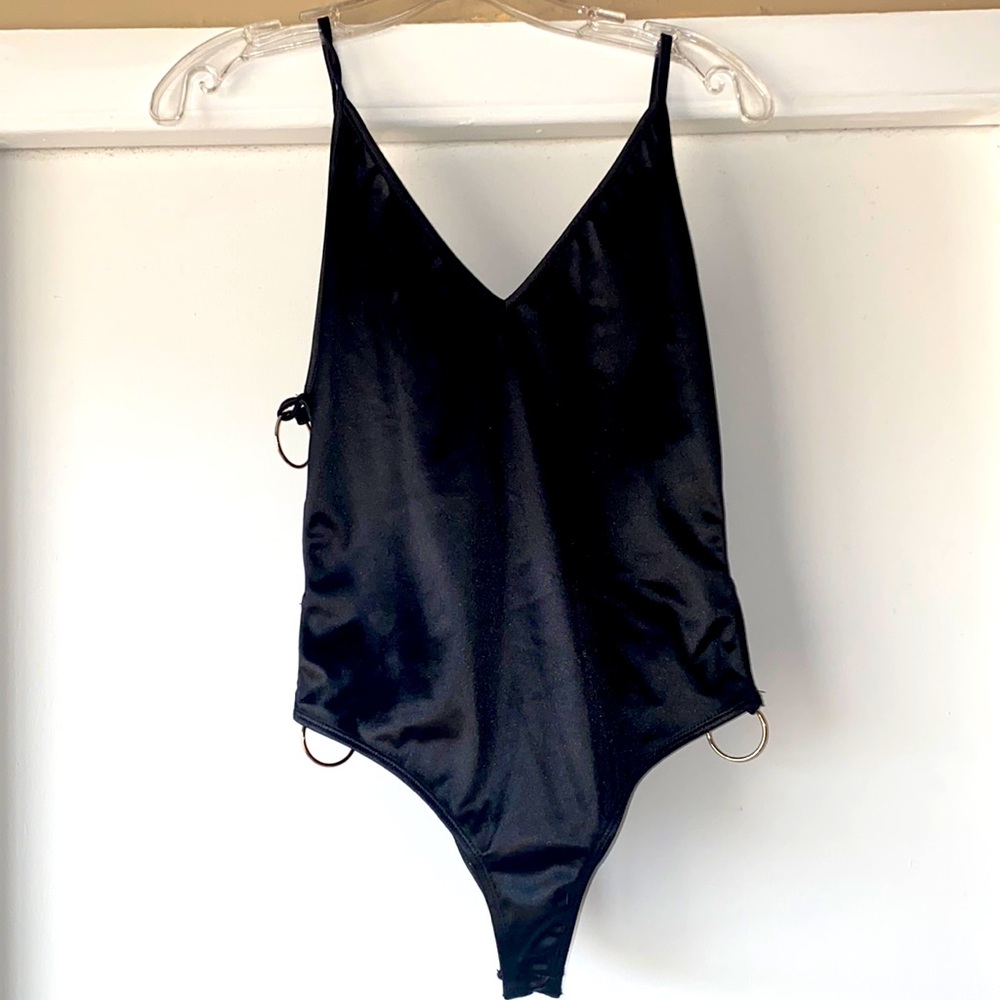 Low cut black forever 21 body suit